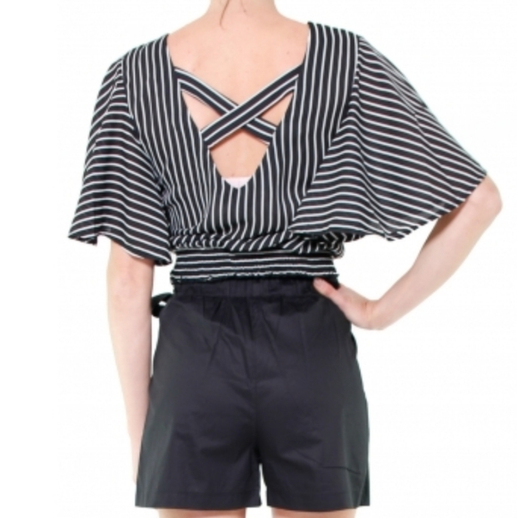 NWT- Molly Bracken Cropped Blouse - Picture 4 of 6